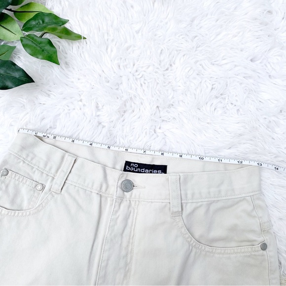 Vintage No Boundaries High Waisted Retro Printed Trim Shorts - Picture 6 of 6